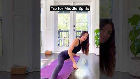 Want middle splits? Do THIS ⬆️ #splits #yoga