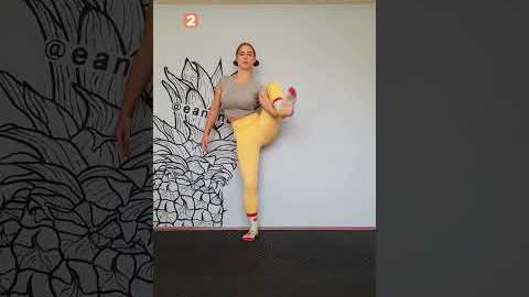 it's not that easy 😱 #tutorial #homeworkout #stretching #tips #yoga #split #flexibility #shorts