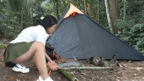 Mother camping alone, cooking with bamboo in the wilderness & sounds of nature